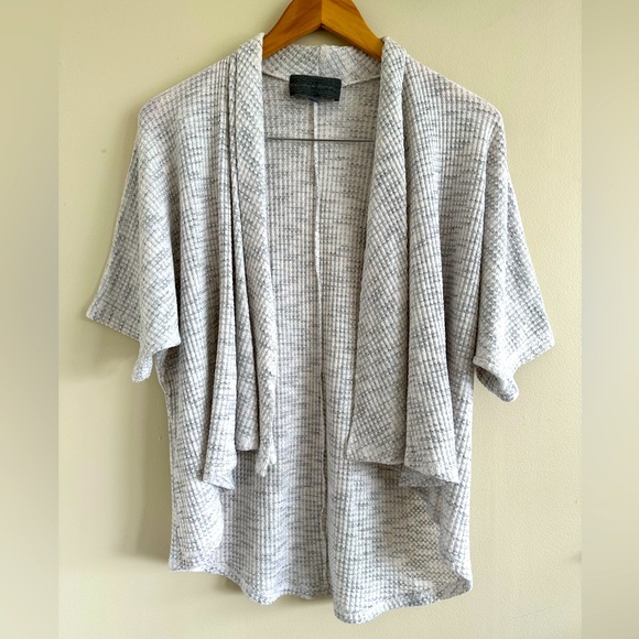 Sunday In Brooklyn | Short Sleeve Cardigan, Size M ✨ - Picture 1 of 7